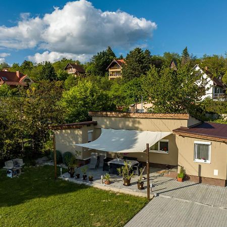 Fekete Orchidea Apartman Balatonkenese Exterior foto