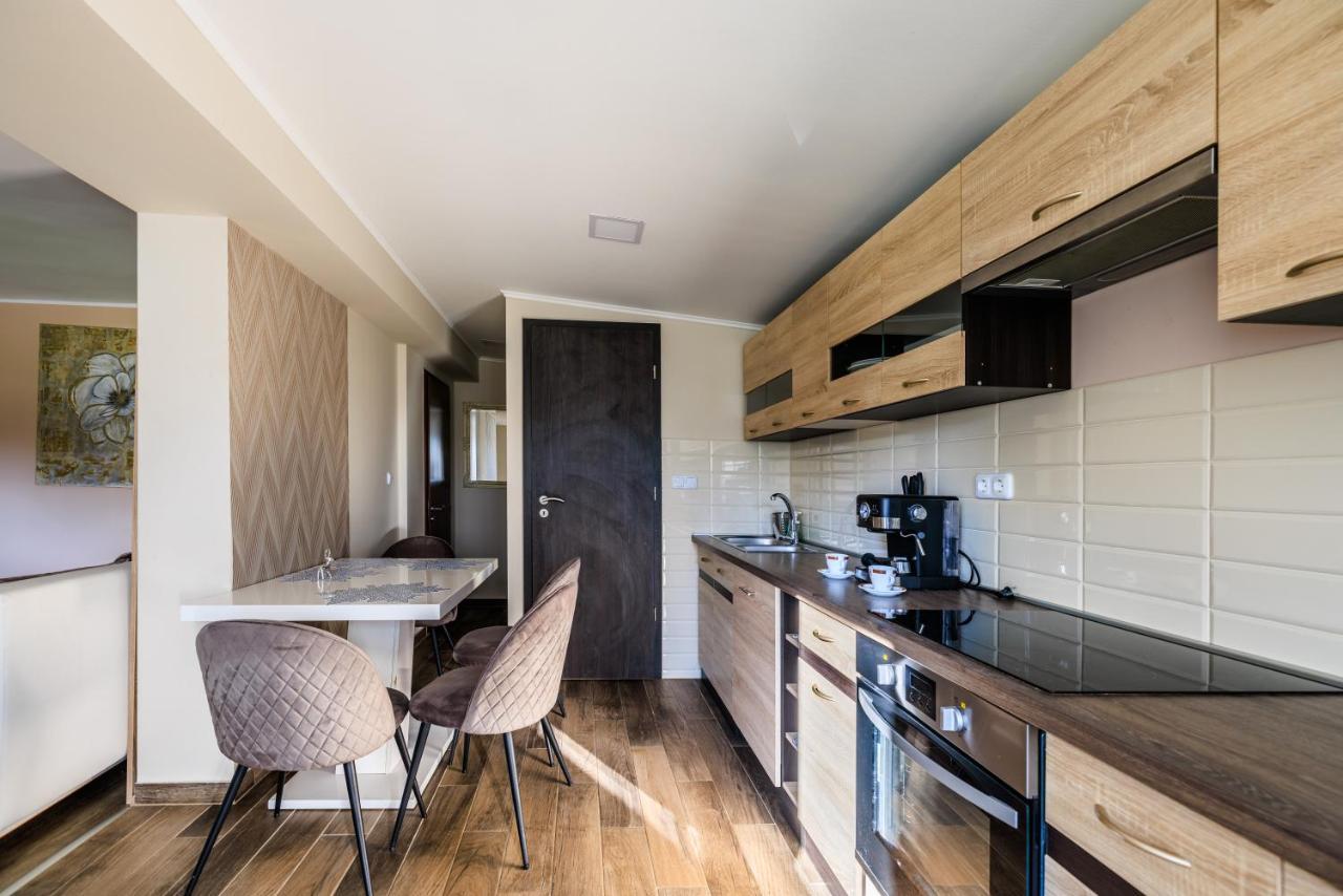Fekete Orchidea Apartman Balatonkenese Exterior foto