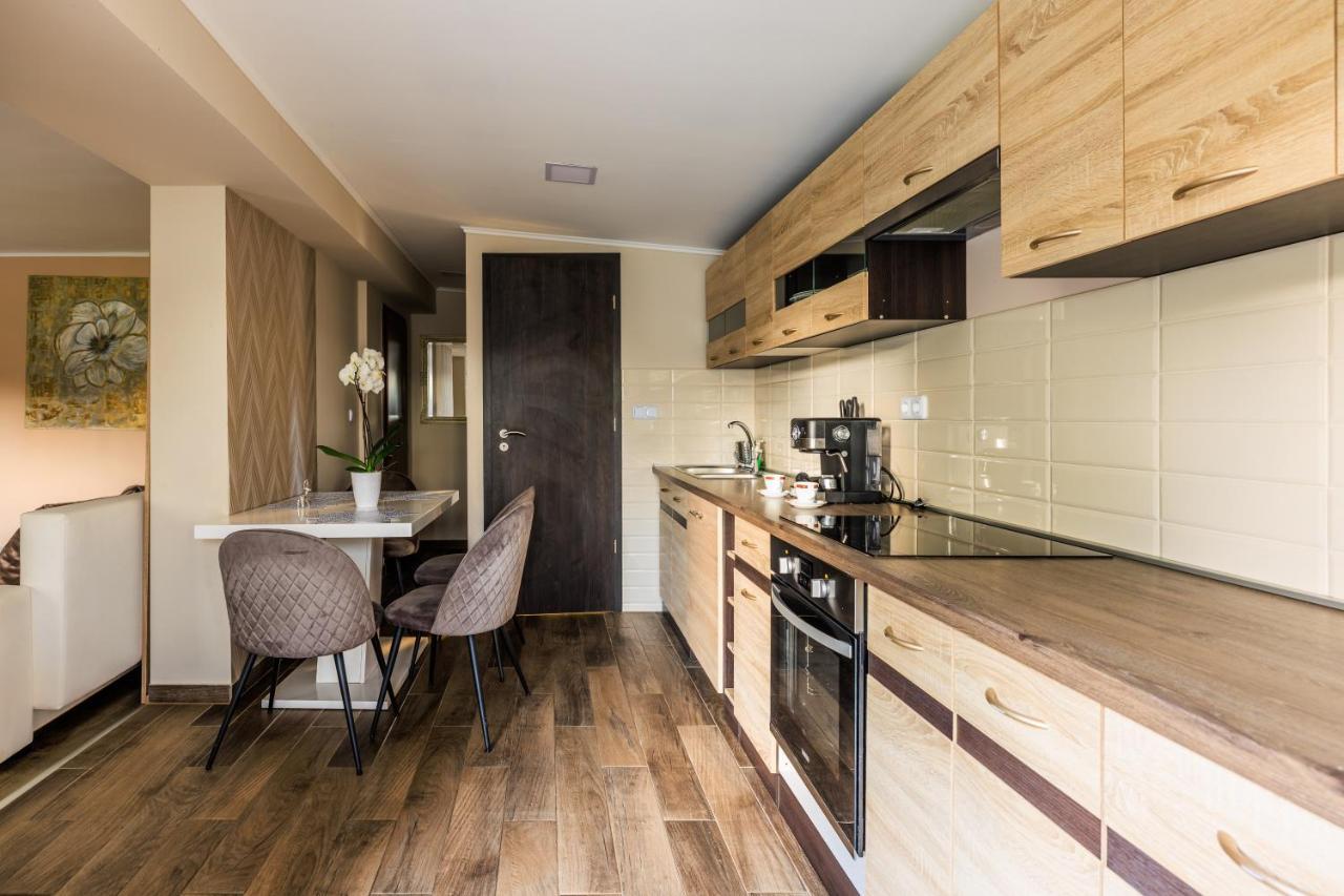 Fekete Orchidea Apartman Balatonkenese Exterior foto