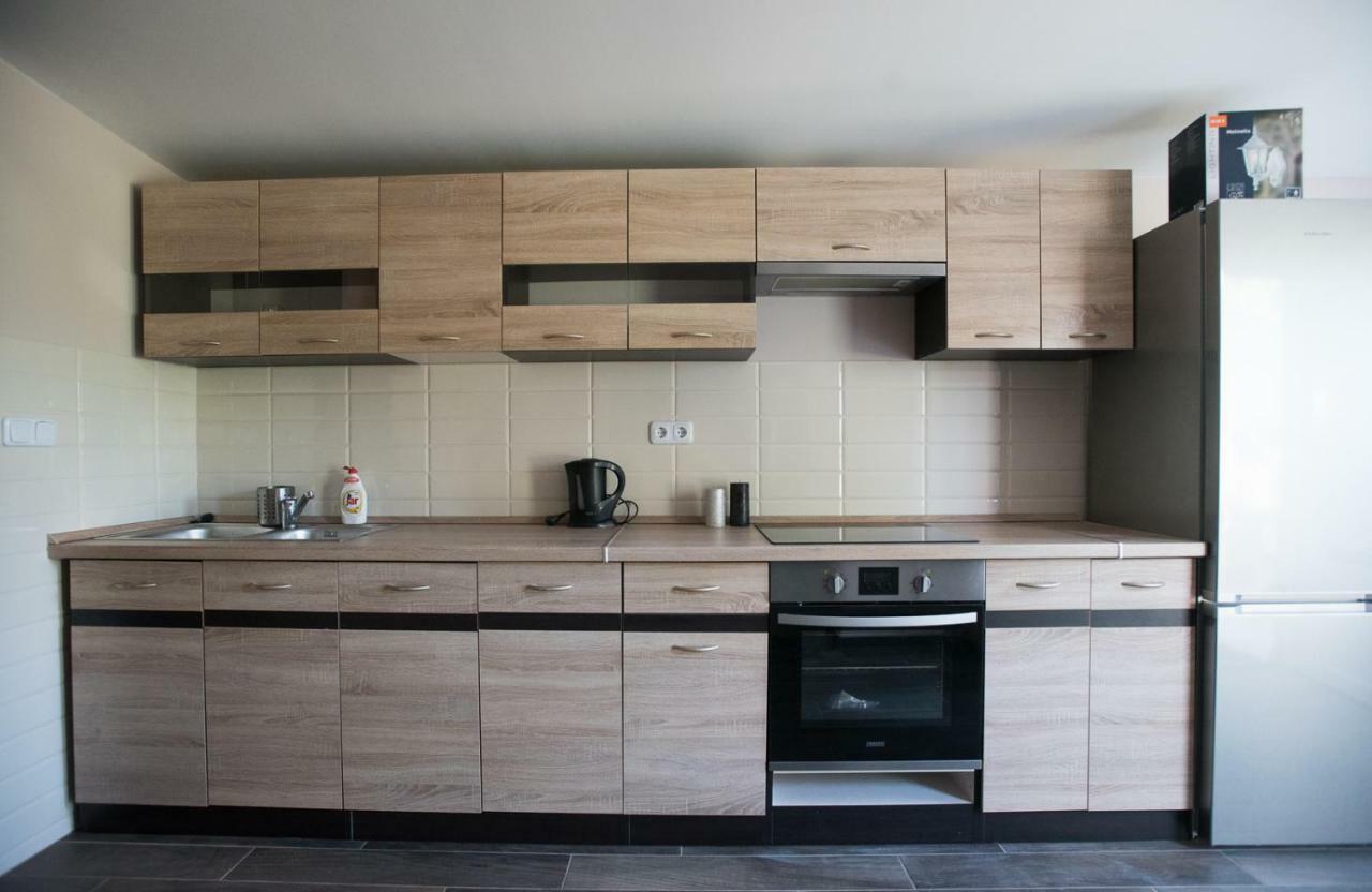Fekete Orchidea Apartman Balatonkenese Exterior foto