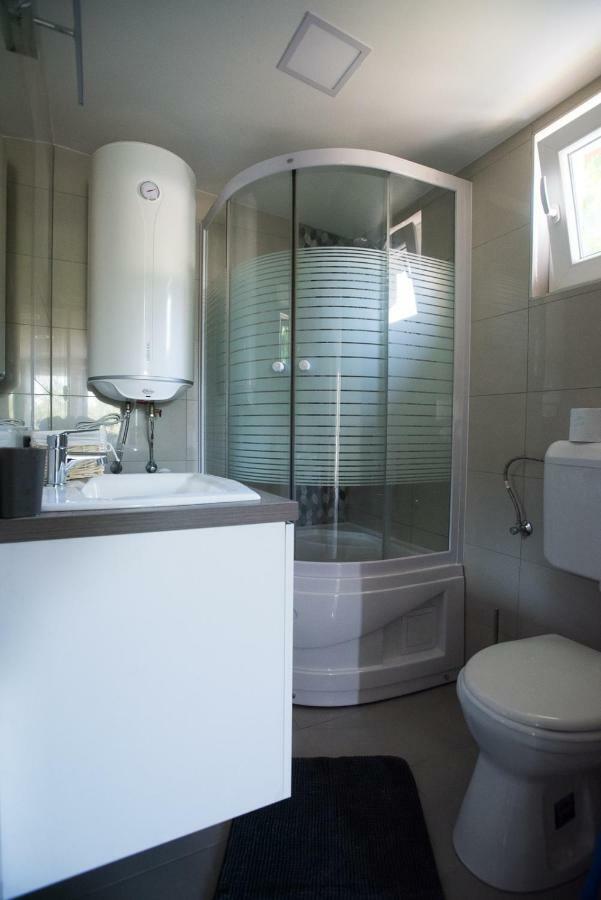 Fekete Orchidea Apartman Balatonkenese Exterior foto
